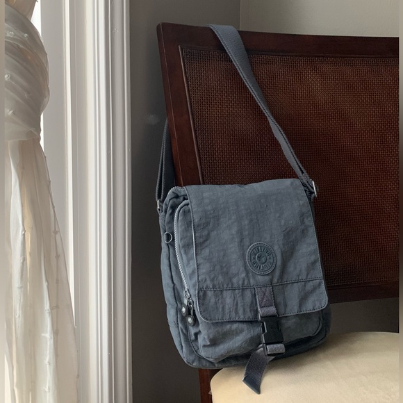 Kipling Handbags - LN Vintage Kipling Lancelot Crossbody Bag